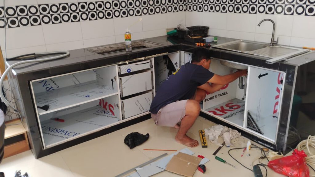 Dapur dan Entertainment Batu 06 — Klara Interior